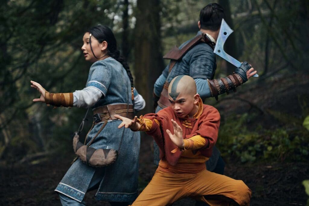 Aang, Katara & not-Sokka Fight Soldiers, Netflix Avatar